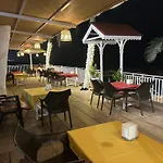 Anthy\'S Guesthouse And Restaurant