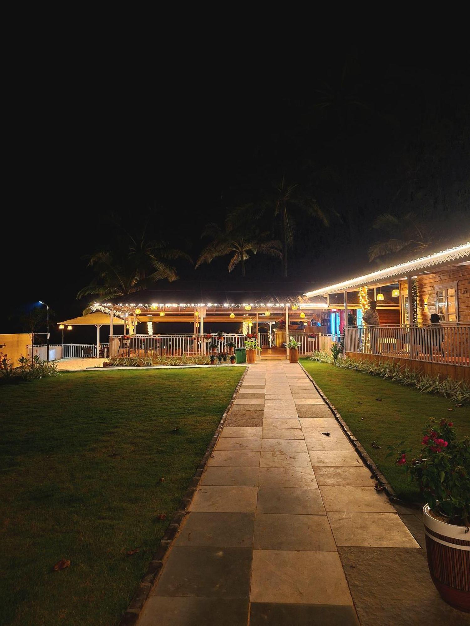Anthy's And Restaurant Guest house *